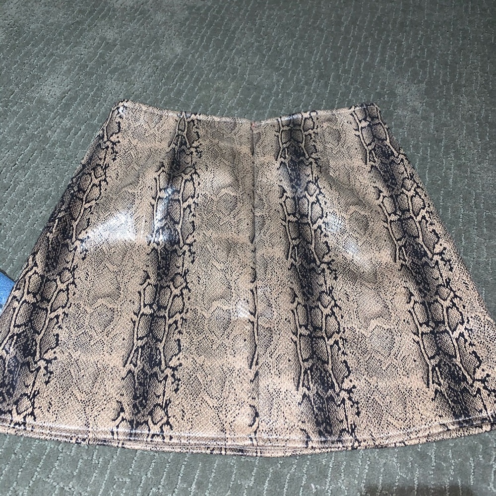 Snake Skin Mini Skirt - Picture 2 of 3